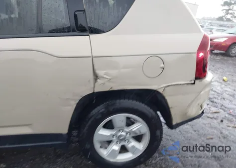 2016 Jeep Compass Latitude из США, поврежденный, VIN 1C4NJCEB3GD784479